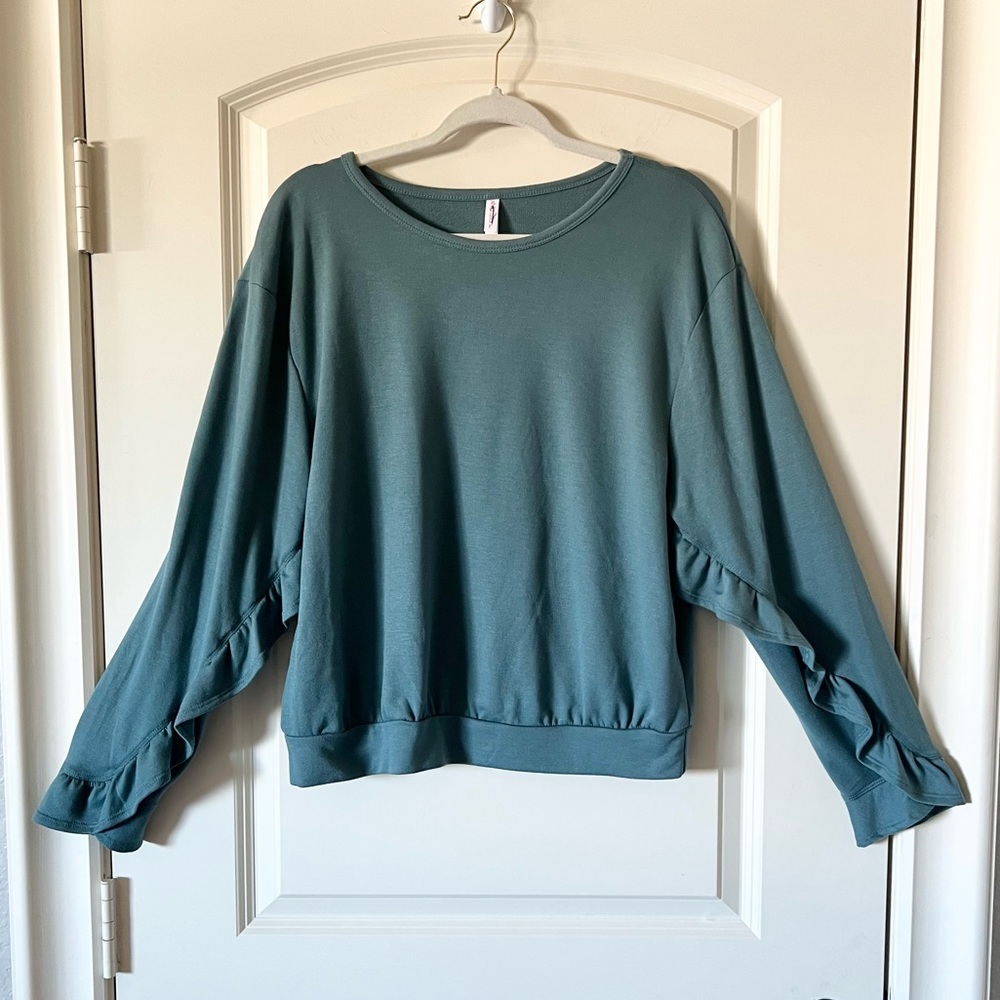 Xhilaration Sage Eucalyptus Green Ruffle Sleeve Pullover Sweatshirt Size XL